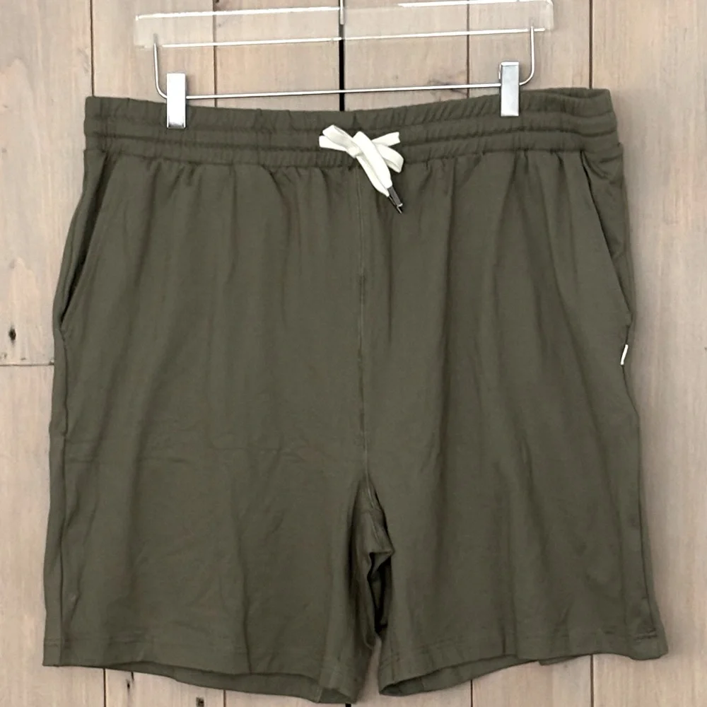 FEAT:‎ Mens BlanketBlend Move XXL Short in Dark Sage